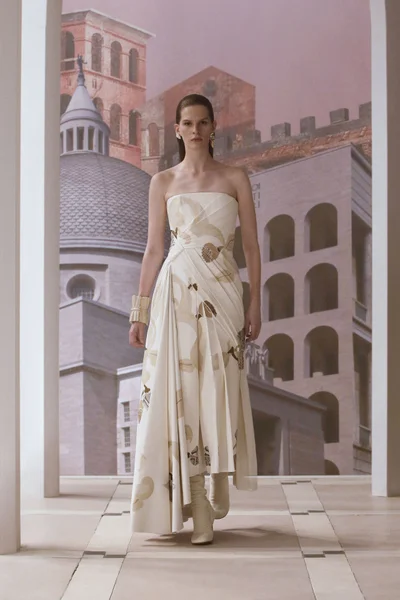 Look 3
